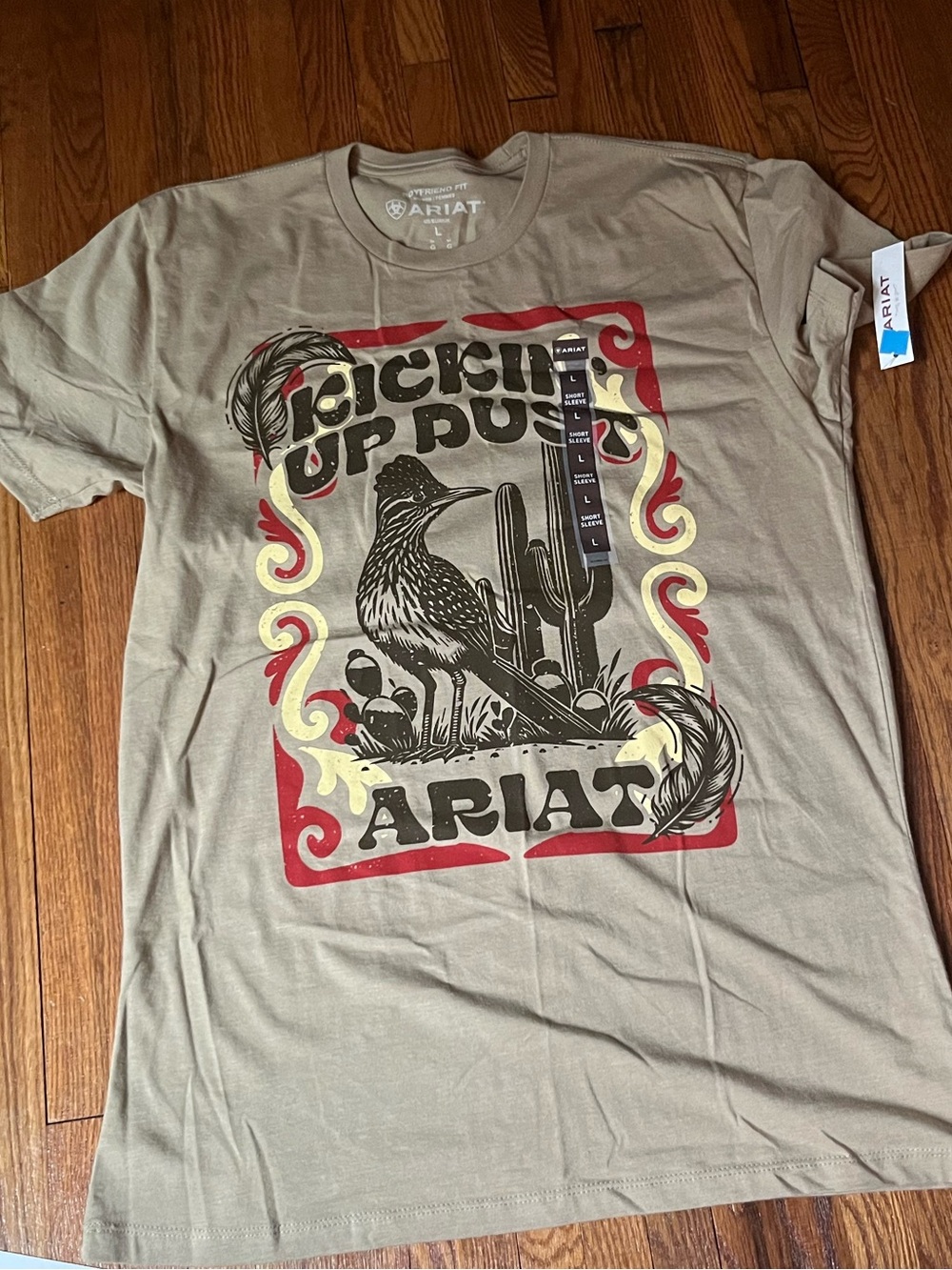 NWT Ariat women’s T